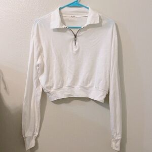 brandy melville cropped quarter zip, size S 🏹🤍